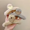 Clip per artiglio per capelli in peluche di grandi dimensioni Morsetto per granchio per capelli a forma di cuore d'amore per ragazze Copricapo dolce Forcine per capelli autunno inverno Barrette