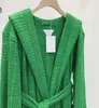 Luxury Designer Women Green Robe Sleepwear Asciugamano Design Vestaglia con cappuccio Autunno Inverno Maniche lunghe