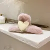 Clip per artiglio per capelli in peluche di grandi dimensioni Morsetto per granchio per capelli a forma di cuore d'amore per ragazze Copricapo dolce Forcine per capelli autunno inverno Barrette