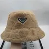 Kobiet projektantki zimowej czapki czapki czapki czapki czapki narciarskie męskie jesienne zimowe wełniane czapki dzianiny litery luksusowe na zewnątrz swobodne czapki