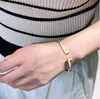 Fp1w Bangle Romantisch Paar Mode Klassiek Merk Designer Armband Geselecteerd Cadeau Feest Reizen Elegant Delicaat Charme Valentijnsdag Basic S352