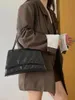 크러쉬 체인 백 퀼트 으깬 가죽 무광택 하드웨어 디자이너 곡선 기본 핸드