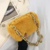 Sac à cheveux de luxe de haute qualité nouveau réseau de mode célébrité chaîne en métal sac à bandoulière unique frais doux en peluche aisselle petit sac carré 2023 AS