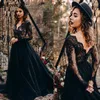 Gothic Black A Line Suknie ślubne z długimi rękawami Zachodnia Kraj Sexy Deep V Neck Open Back Suknie ślubne koronkowy pociąg sądowy Druga sukienka recepcyjna AL9450