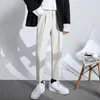 Mäns kostymer 2022 Mäns fritid bomullsdräktbyxor Mens Högkvalitativa tyger Harem Casual Western-stil ljusgrå/svart färgbyxor