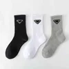 Socken Designer Luxus Prad Klassischer Buchstabe Dreieck Mode Eisen Standard Herbst und Winter Reine Baumwolle Hohe Röhrensocken 3 Paar 2022 Weed Elite Marke