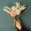 装飾的な花38cm Ins人工花タンポポユーカリハイブリッドブーケウェディングホームデコレーショングリーン植物偽物