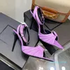 Metalowa klamra cienkie sandały na wysokim obcasie plisowana twarz 03 Seksowne buty dla seksownych kobiet fioletowe czerwone top luksusowy patent skórzany pasek kostki 11cm designerskie buty bankietowe