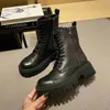 2022 Diseñador Balencaigaity Botas Zapatos Desnudo Negro Punta estrecha Tacón medio Botas cortas largas Zapatos anj