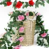 装飾的な花人工ブドウのつるシルクローズフラワーウェディングデコレーションのためのホームガーデンバルコニー装飾ガーデニングサプライ1PC