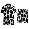 Męskie dresy Czarno-biała żyrafa Zestawy męskie Nadruk zwierzęcy Spodenki na co dzień Zestaw koszul wakacyjnych Lato Nowość Design Garnitur Ponadgabarytowy
