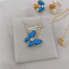 Vier Blattklee Schmetterlinge Halskette Designer Schmuck Set Anhänger Halsketten Armband Bolzen Ohrring Gold Silber Mutter aus Perlengrün -Blume Halskette