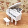 Keukens spelen voedsel 112 Dollhouse mini plastic piano met krukje muziekinstrument model voor poppenhuis accessoires decor miniatuur piano set 221202
