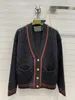 女性セーターズデザイナーカレッジVネックカーディガンコート女性の新しい揚げ生地ツイストリボンルーズセーター2022年xQS3