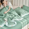 Set di biancheria da letto Set da letto in quattro pezzi Stile nordico Bottoni floreali Cotone lavato Delicato sulla pelle Coperta estiva in fibra termica Aria condizionata 221206