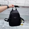 Mochila feminina de náilon de grife bolsas de ombro marca moda unissex bolsa masculina preta mochila de metal com vários bolsos mochila escolar mochila