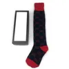 Bas de luxe Designer Hommes Femmes Chaussettes Laine Bas Haute Qualité Rues Senior Confortable Genou Jambe Chaussette avec Box271a