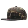 Ball Caps Compton camouflage geborduurde baseball Koreaanse rand platte pet hiphop dance zwart witte hoed voor mannen en vrouwen 1203