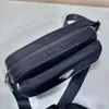 حقيبة مصممة النايلون ذات الجودة الفاخرة حقيبة أزياء للرجال والنساء رسول حقيبة ظهر حقيبة ظهر