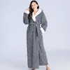 home clothing Thick Women Warm Bathrobe Solid Hooded Ladies Dressing Gown Long Sleeve Fleece Pockets Flannel Bath Robe For Female 221202