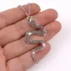 Punk Snake Pendant Halsband Gyllene silverfärg för män Kvinnliga smycken Uttalande POUPLAR NECKLACE -presenter