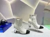 Designer Laureate Femmes Bottes Marque Flamingos Love Arrow Médaille Martin Boot Hiver En Cuir Véritable Gros Talons Hauts Chaussures De Luxe Désert Chunky Booties Box -KK032