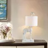 Table Lamps Cute Resin Giraffe Lamp Gold/White Art Decorative Desk Lights Living Room Study Bedroom Bedside Background