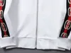 2022 Tuta da uomo di lusso Set da 2 pezzi Felpe con cappuccio casual Felpa Pantaloni della tuta Adolescenti Sport Stampa da jogging S-3XL Abbigliamento stampato abbigliamento sportivo Marca Q116