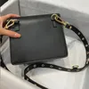 Bolso bandolera multifuncional de gran capacidad para mujer, bandolera de diseñador con nombre grande, Hardware de cuero Retro, hebilla con letras, nueva moda