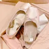 Buty swobodne buty tańca panie i dziewczęta świąteczne elastyczne Mary Jane New Ballerina Satin Bow wygodne