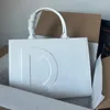 Designer marchio marchio vintage a colore solido Alfabeto in rilievo in rilievo a doppia maniglia femmina Womens Nuova borsa della spesa Mashi