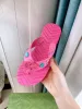 2023 Chevron Thong Slides Flip-Flops tofflor Glass Diamond Celebrity Flat Sandals Kort häl Temperament Kvinnlig trend Storlek 35-42