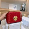 Sacchetti rossi fashion borse borse borse borse da donna con spalla per spalla elegante borse per catene del cuore love a patta messenger borsetta femminile