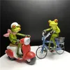 Decorative Objects Figurines NORTHEUINS Resin Leggy Frog Miniature Animal Statue Desktop Decoration Souvenirs for Interior Modern Home Decor Loft 221203