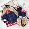 Çocuk Tasarımcı Giyim Setleri Bebek Yeni Lüks Baskı Trailtsuits Moda Mektup Ceketleri Joggers Sıradan Spor Tarzı Sweatshirt Erkek Giysileri Q0CF#