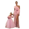 Pretty Mother and Daughter Pink Prom Party Dresses One shoulder Ruffles Tulle Floor Length Straight Side Slit Formal Evening Gowns Custom Made Color And Size 2023