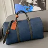 Sacs de duffle Men Sacs de créateurs femmes de grande capacité Sac en cuir réel épaule en cuir sac à main bleu 222g