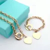 Diseñador clásico Collar de mujer Pulsera Charm Heart Set 18K Gold Girl Christmas Love Gift 316L Joyería de acero inoxidable Sma278G