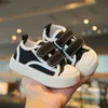Sneakers Canvas Kids Shoes Boys Classic Dzieci dla dziewczyny ładne granice malucha na świeżym powietrzu F09054 221205