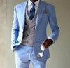 Brandneue hellblaue M￤nner 3 -teilige Anzug Hochzeit Tuxedos Br￤utigam Tuxedos Peak Revers Two Button Men Business Prom Blazerjacketpantsti3188804