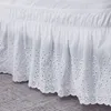 ベッドスカートの白い花の刺繍表面の弾力性バンドTwinfullqueenkingサイズホームカバーDing221205