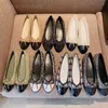 Ballerina's Ballerine Damesschoenen Ballerina Platte Pumps Loafers met lage hak Gewatteerd leer Katoen Tweed Grosgrain Cap Teen Ballerines Ontwerpers Ballerina's01