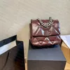 Lyxvarum￤rke 19bag Oil Wax Chain Crossbody Bag Rhombic Pattern Women Bag Flap Metal Logo Sheepskin French Fashion Designer Shoulder Bag