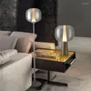 Bordslampor nordiska postmoderna ljus lyxglaslampa designer kreativ personlighet sovrum sovrum villa modell rum golv