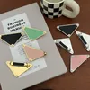 Fête favorable Triangle Letter Clip Clip With Stamp Women Letters Barrettes Topquality Fashion Designer Hairpin Hair Accessoires Dec8290943