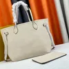 32cm Épaule Boutique Sac Fourre-Tout Sacs Femmes Grands Sacs À Main M45685 Vieille Fleur Composite Sac Fermeture Éclair Portefeuille Pièce Mini Porte-clés Pochette En Cuir Véritable Capacité 4 Couleurs