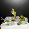 Decorative Objects Figurines NORTHEUINS Resin Leggy Frog Miniature Animal Statue Desktop Decoration Souvenirs for Interior Modern Home Decor Loft 221203