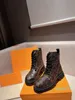 Factory Classic Mini Snow Boot Popular Boots de couro genuíno Moda Feminina Mantenha Botas Harm Plush 1102
