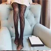 Meias longas e sexy para mulheres meias de moda preta e branca finas meias de malha de renda macia letra vazia letra de calcinha apertada