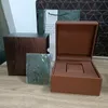 Luxury Brown Square Box Cases Men's Watch Oak Wood Leather Material Cover f￶r alla Royal Style Watches Accessories Designer Kvinna Watch Flap Boxes Certificate Handv￤ska